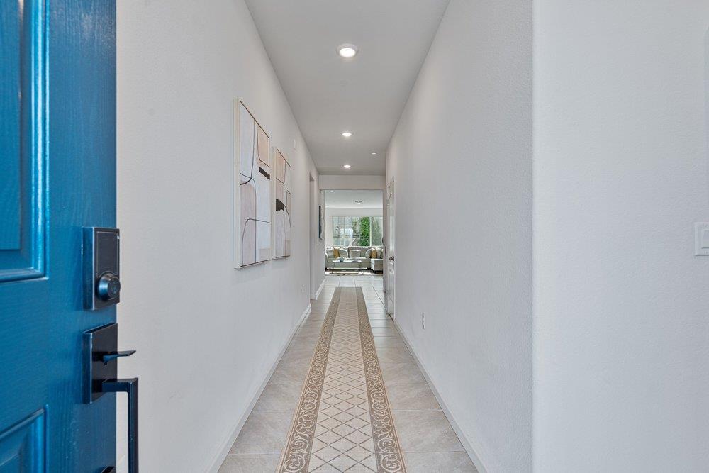 Detail Gallery Image 6 of 53 For 2111 Rosewood Dr, Hollister,  CA 95023 - 4 Beds | 2/1 Baths