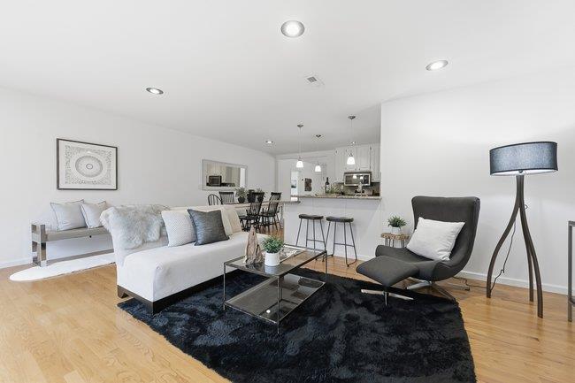 Detail Gallery Image 10 of 38 For 1014 King St, Redwood City,  CA 94061 - 4 Beds | 3 Baths