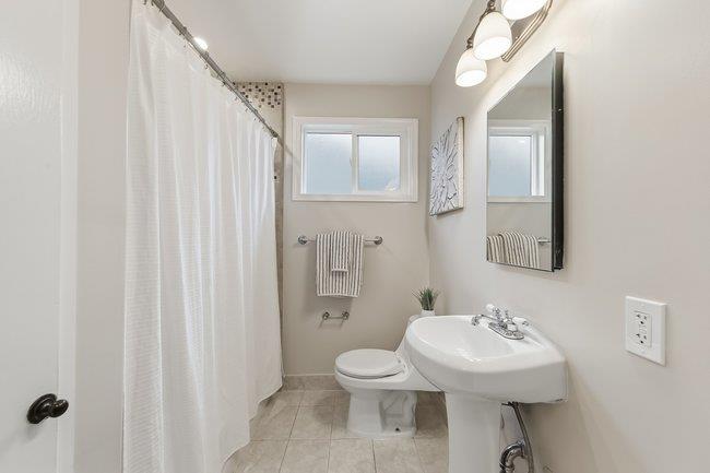 Detail Gallery Image 23 of 38 For 1014 King St, Redwood City,  CA 94061 - 4 Beds | 3 Baths