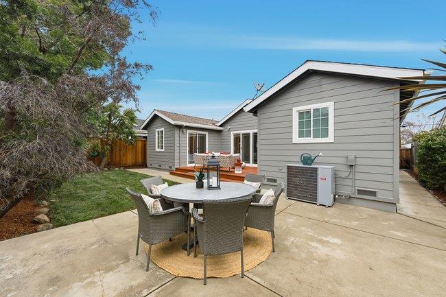 Detail Gallery Image 28 of 38 For 1014 King St, Redwood City,  CA 94061 - 4 Beds | 3 Baths