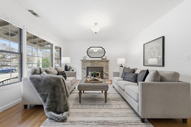 Detail Gallery Image 5 of 38 For 1014 King St, Redwood City,  CA 94061 - 4 Beds | 3 Baths