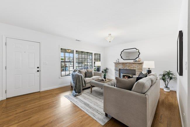 Detail Gallery Image 8 of 38 For 1014 King St, Redwood City,  CA 94061 - 4 Beds | 3 Baths