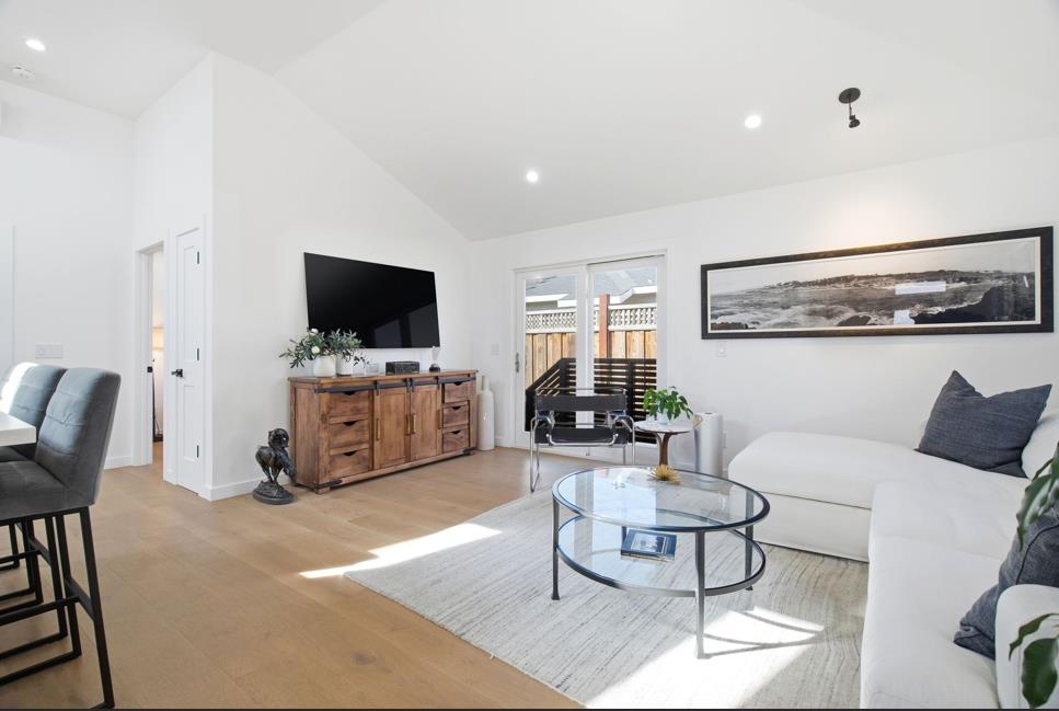 Detail Gallery Image 2 of 8 For 1510 Jasmine St, San Mateo,  CA 94402 - 3 Beds | 2 Baths