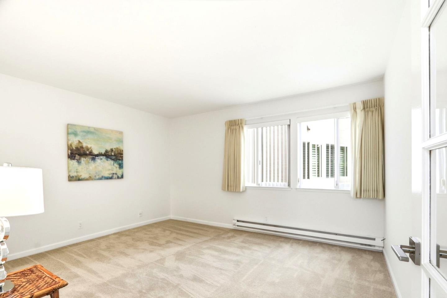 Detail Gallery Image 15 of 22 For 150 W Edith Ave #13,  Los Altos,  CA 94022 - 1 Beds | 1 Baths