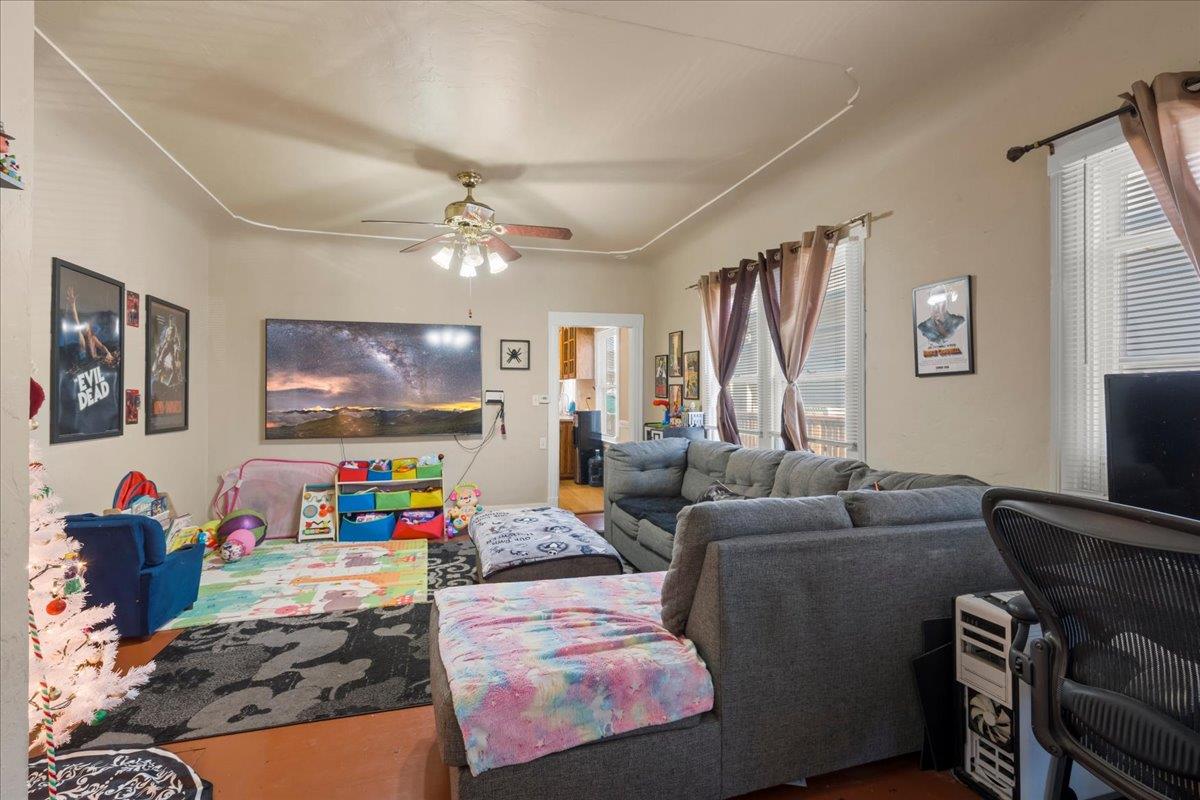 Detail Gallery Image 3 of 10 For 899 W San Carlos St #1,  San Jose,  CA 95126 - – Beds | – Baths