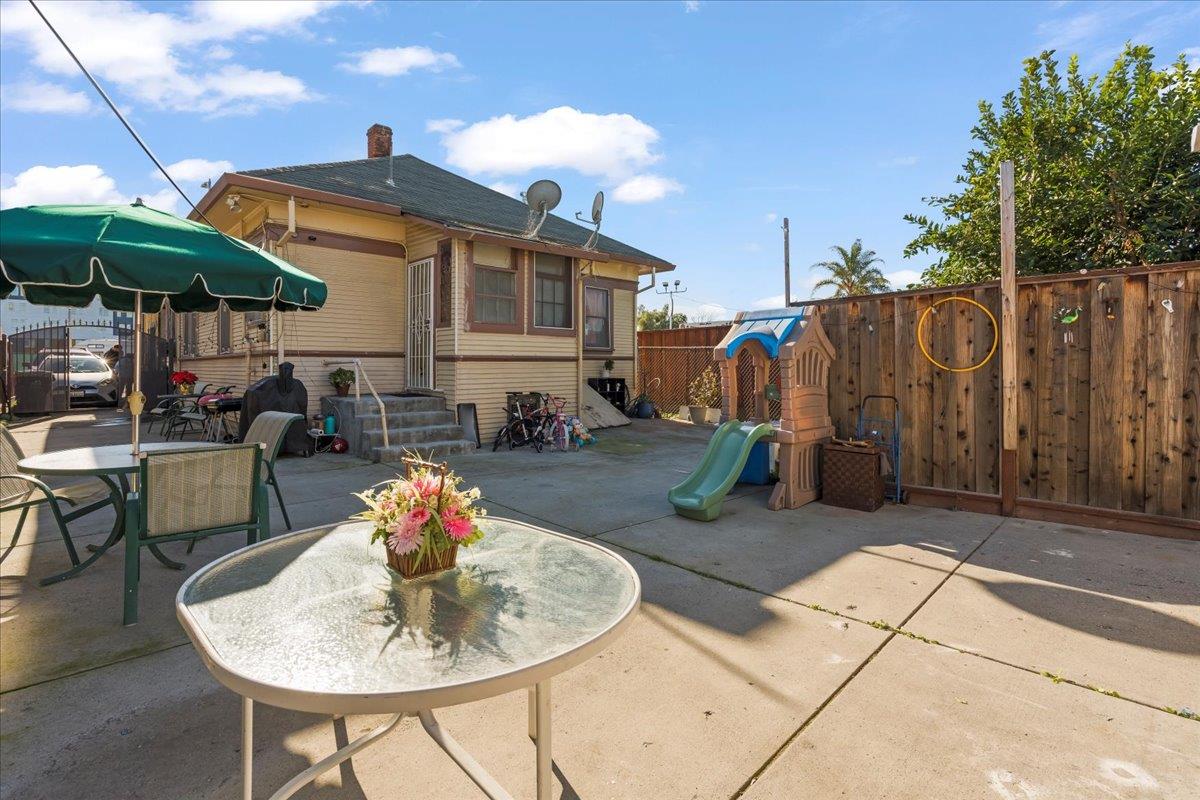 Detail Gallery Image 7 of 10 For 899 W San Carlos St #1,  San Jose,  CA 95126 - – Beds | – Baths