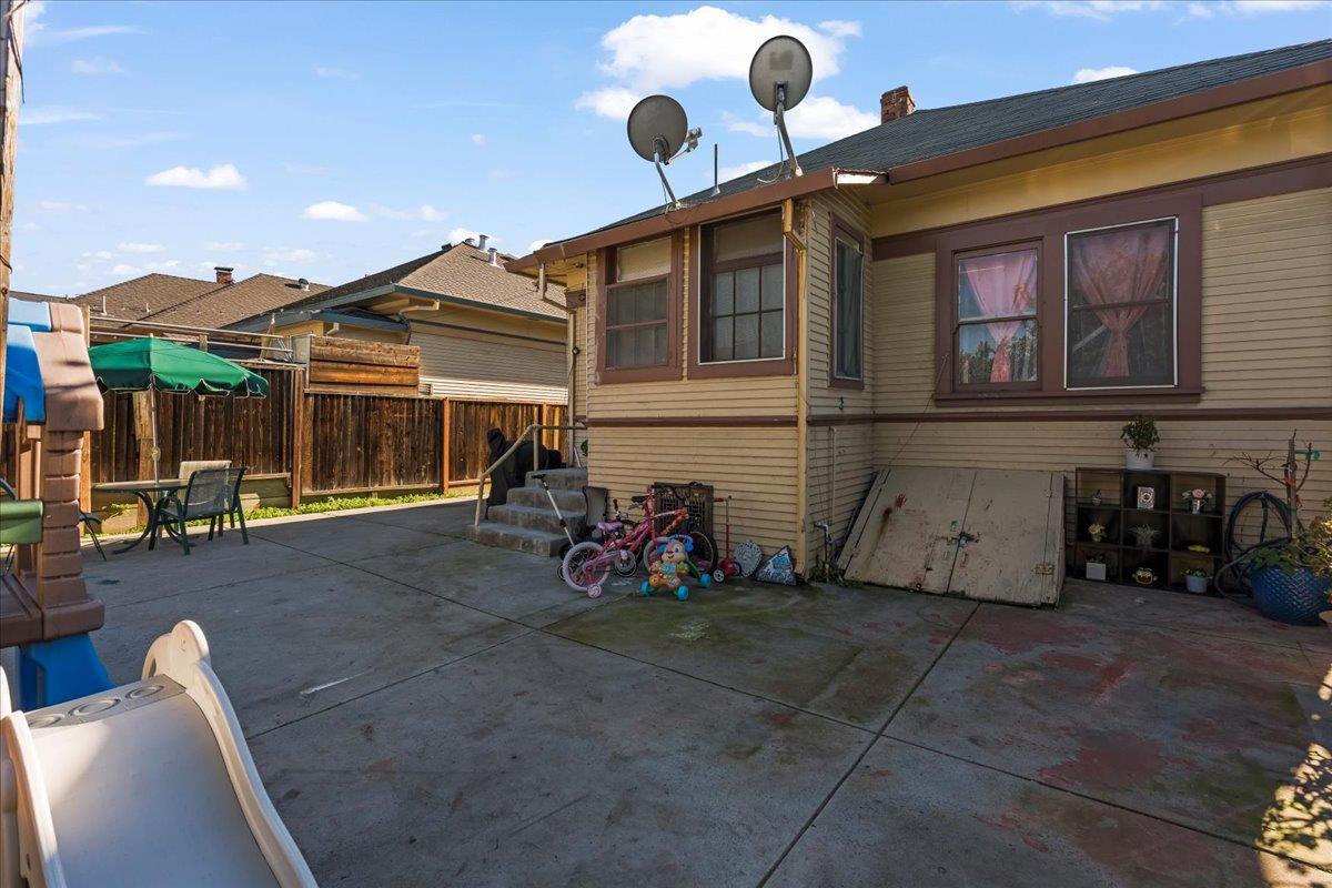 Detail Gallery Image 8 of 10 For 899 W San Carlos St #1,  San Jose,  CA 95126 - – Beds | – Baths