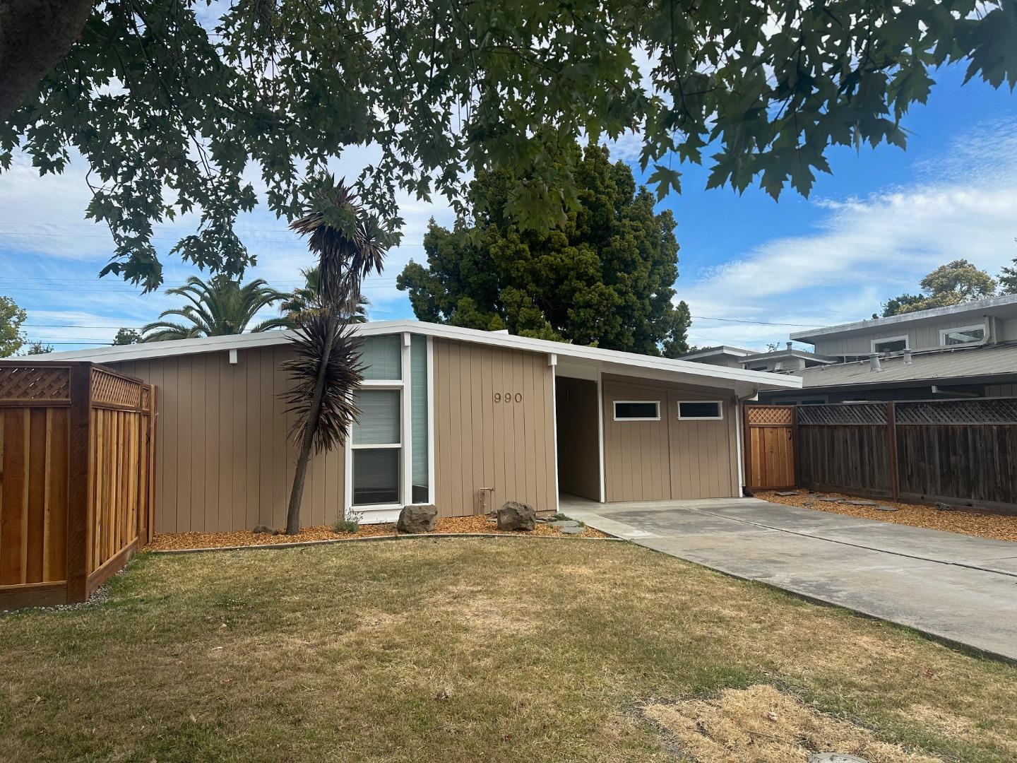 Detail Gallery Image 19 of 19 For 990 Amarillo Ave, Palo Alto,  CA 94303 - 5 Beds | 2 Baths