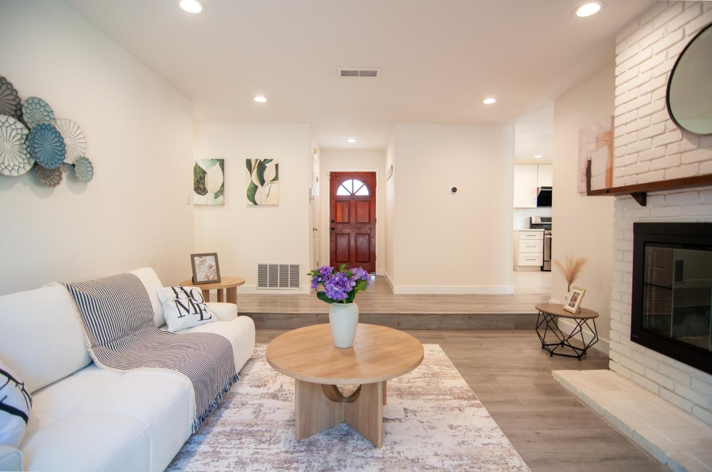 Detail Gallery Image 5 of 30 For 2144 Ashwood Ln, San Jose,  CA 95132 - 3 Beds | 2 Baths