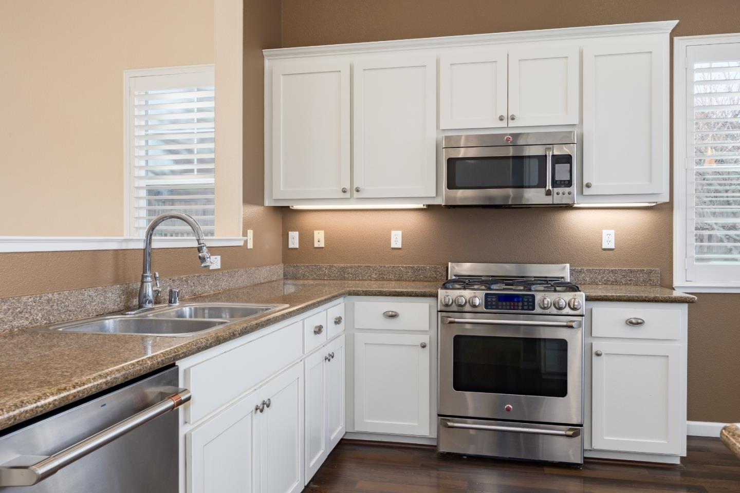 Detail Gallery Image 10 of 37 For 836 Delta Way, Watsonville,  CA 95076 - 3 Beds | 2 Baths