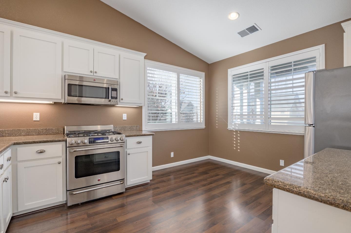 Detail Gallery Image 11 of 37 For 836 Delta Way, Watsonville,  CA 95076 - 3 Beds | 2 Baths