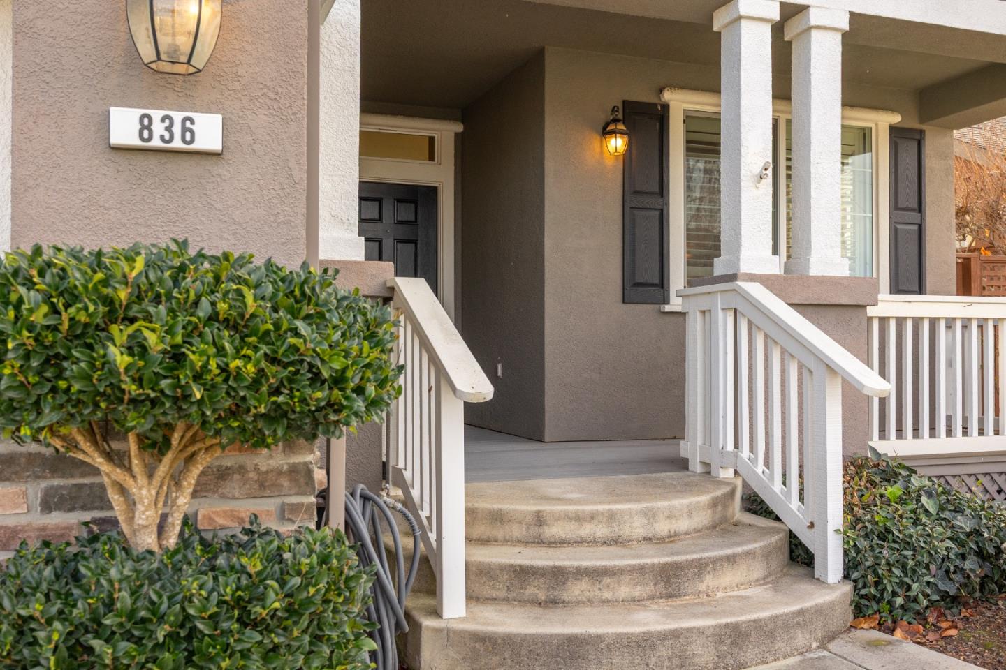 Detail Gallery Image 4 of 37 For 836 Delta Way, Watsonville,  CA 95076 - 3 Beds | 2 Baths