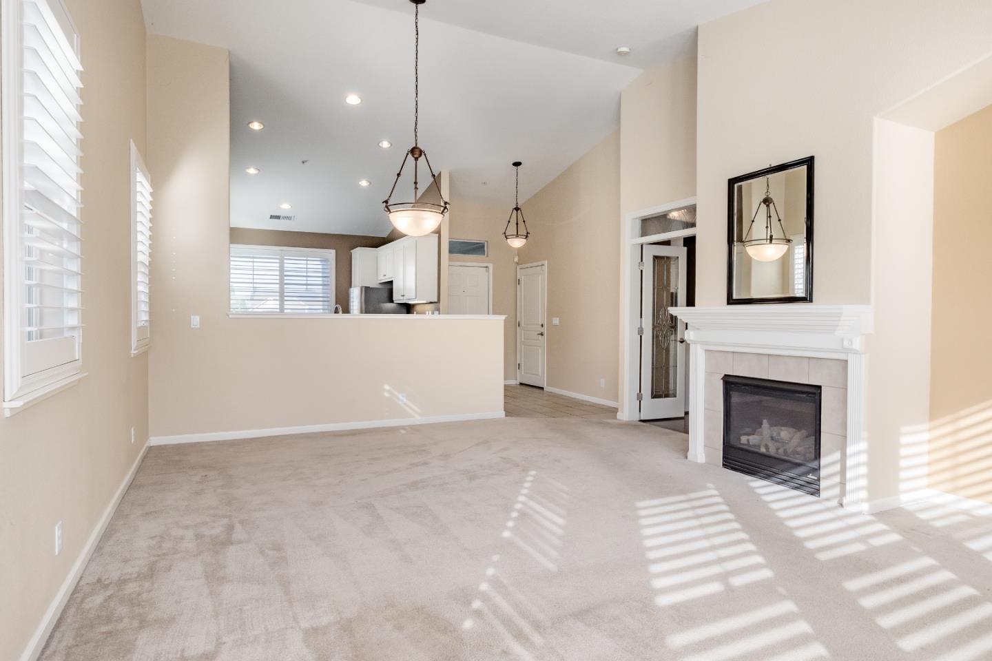 Detail Gallery Image 9 of 37 For 836 Delta Way, Watsonville,  CA 95076 - 3 Beds | 2 Baths