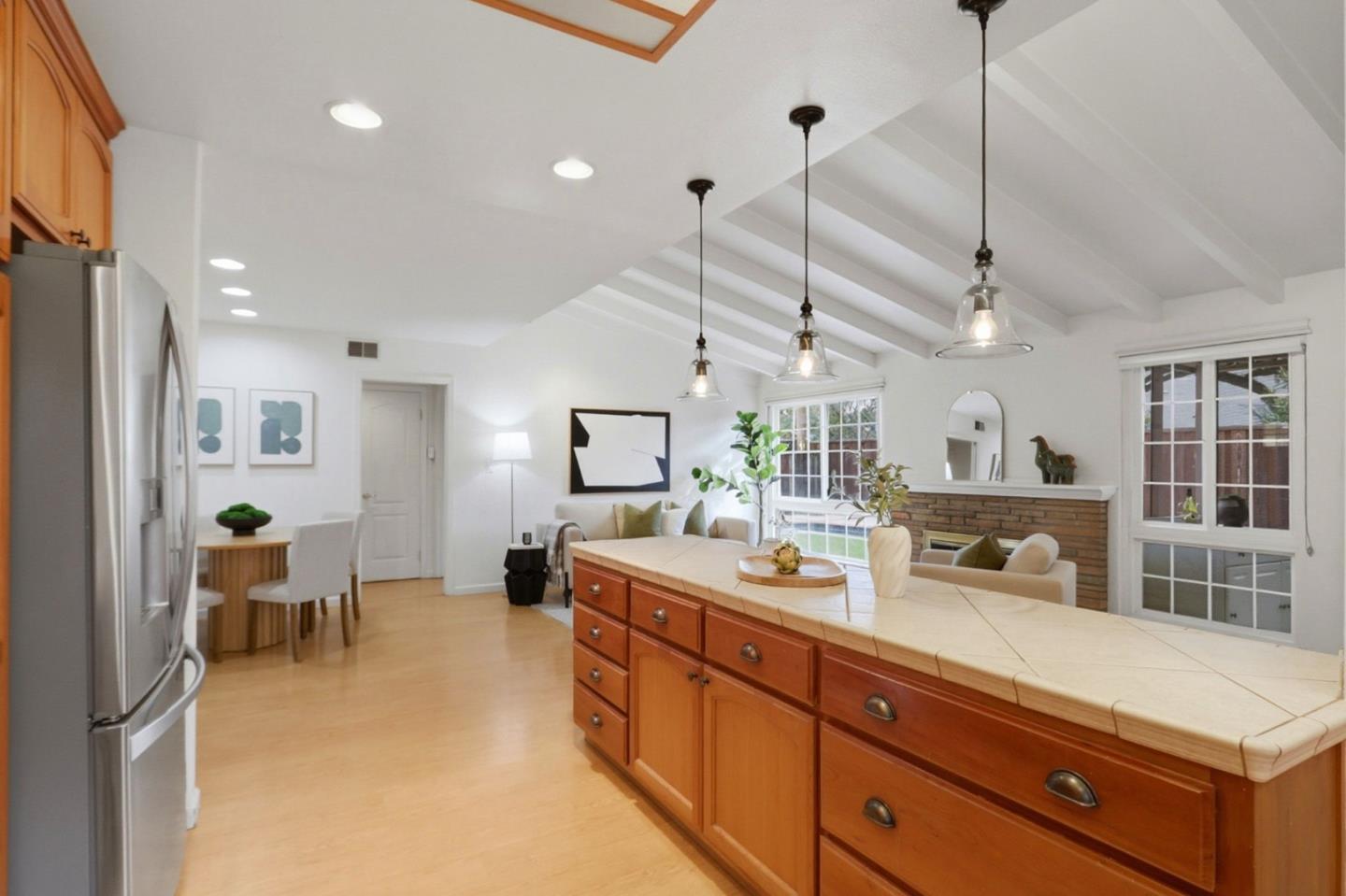 Detail Gallery Image 14 of 39 For 1688 Milroy Pl, San Jose,  CA 95124 - 4 Beds | 2/1 Baths