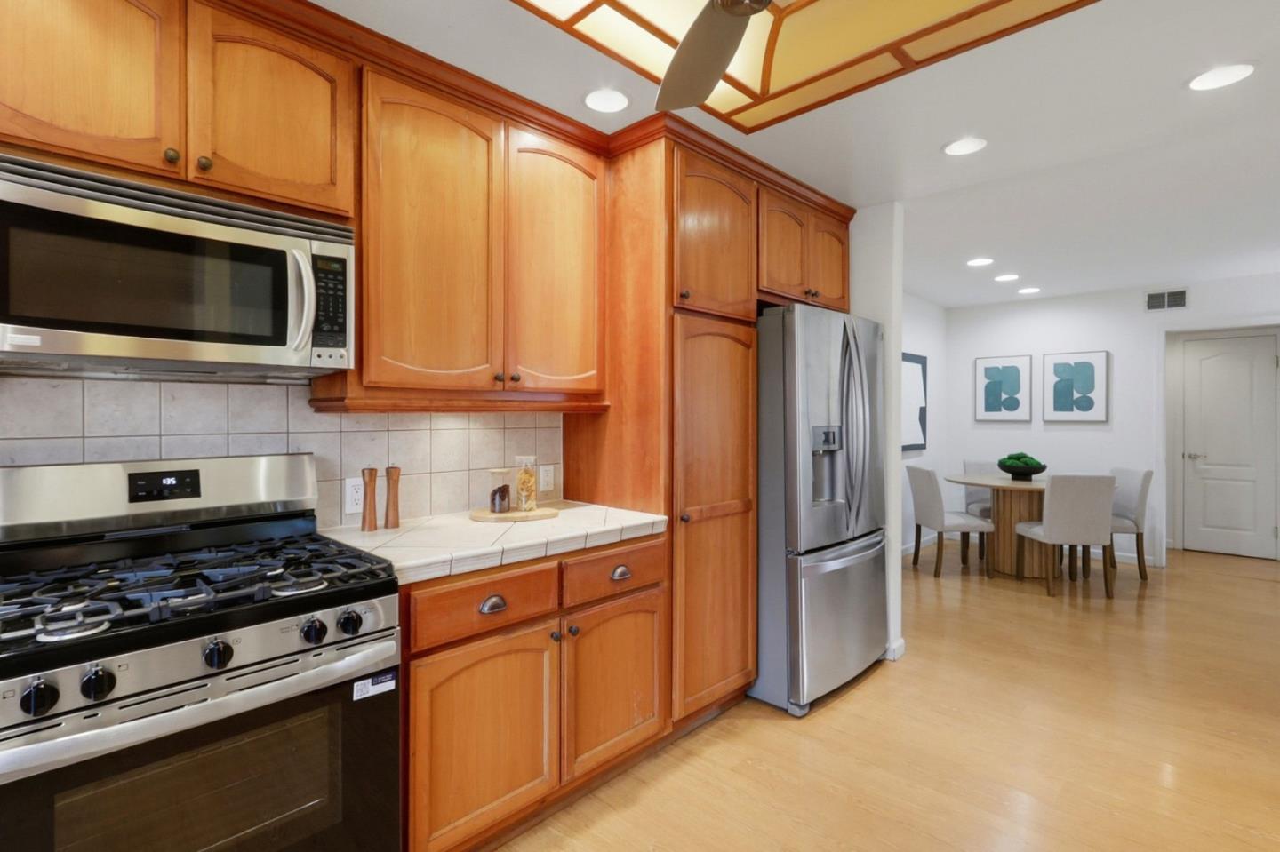 Detail Gallery Image 15 of 39 For 1688 Milroy Pl, San Jose,  CA 95124 - 4 Beds | 2/1 Baths