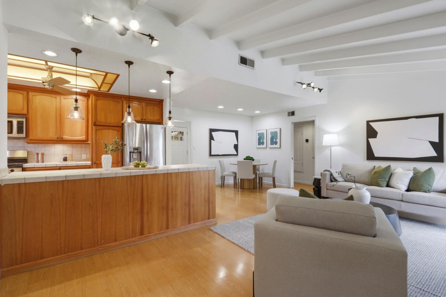 Detail Gallery Image 8 of 39 For 1688 Milroy Pl, San Jose,  CA 95124 - 4 Beds | 2/1 Baths