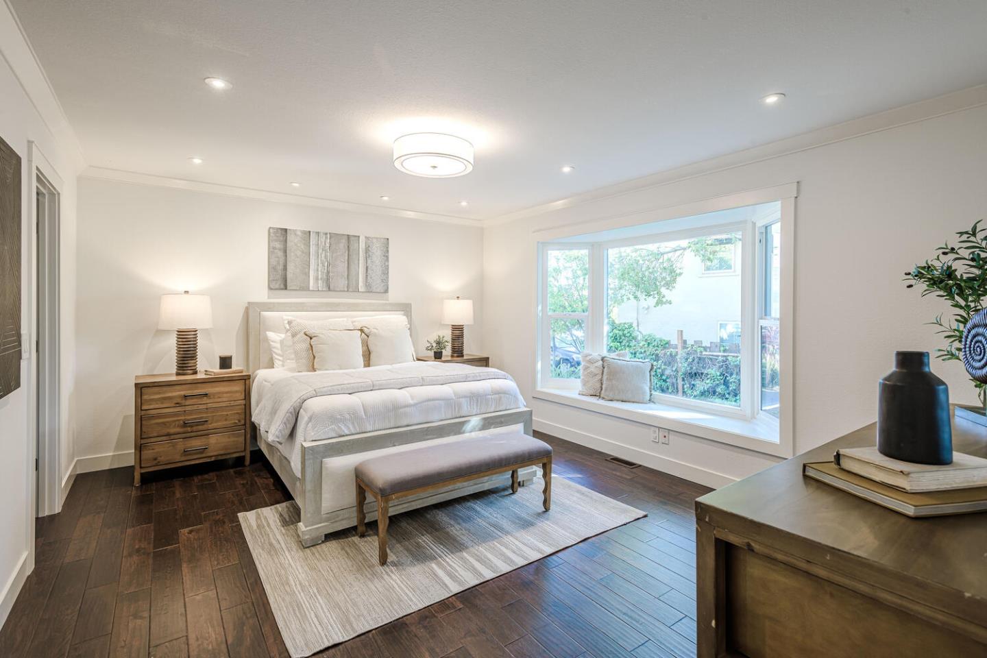 Detail Gallery Image 18 of 39 For 39 Victoria Rd, Burlingame,  CA 94010 - 2 Beds | 2 Baths