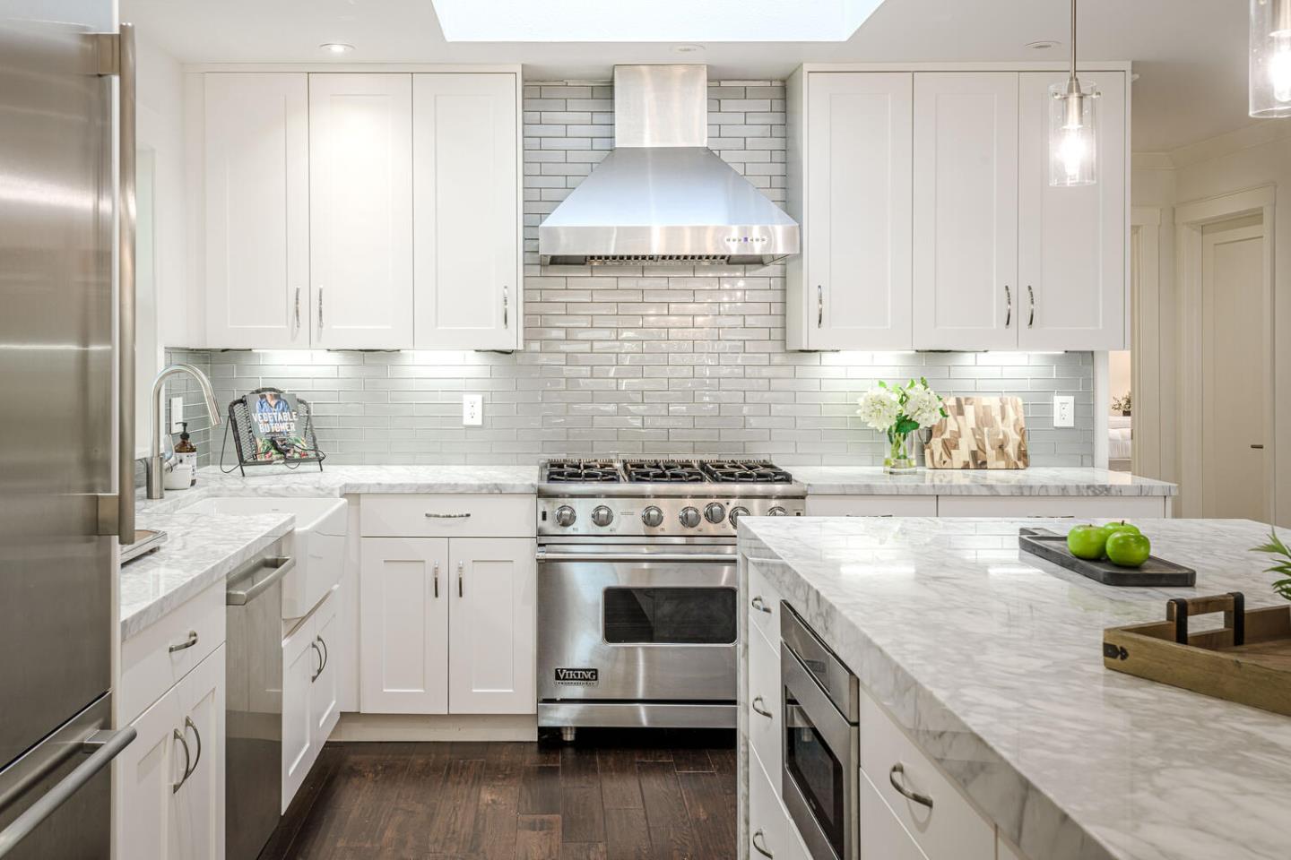 Detail Gallery Image 8 of 39 For 39 Victoria Rd, Burlingame,  CA 94010 - 2 Beds | 2 Baths