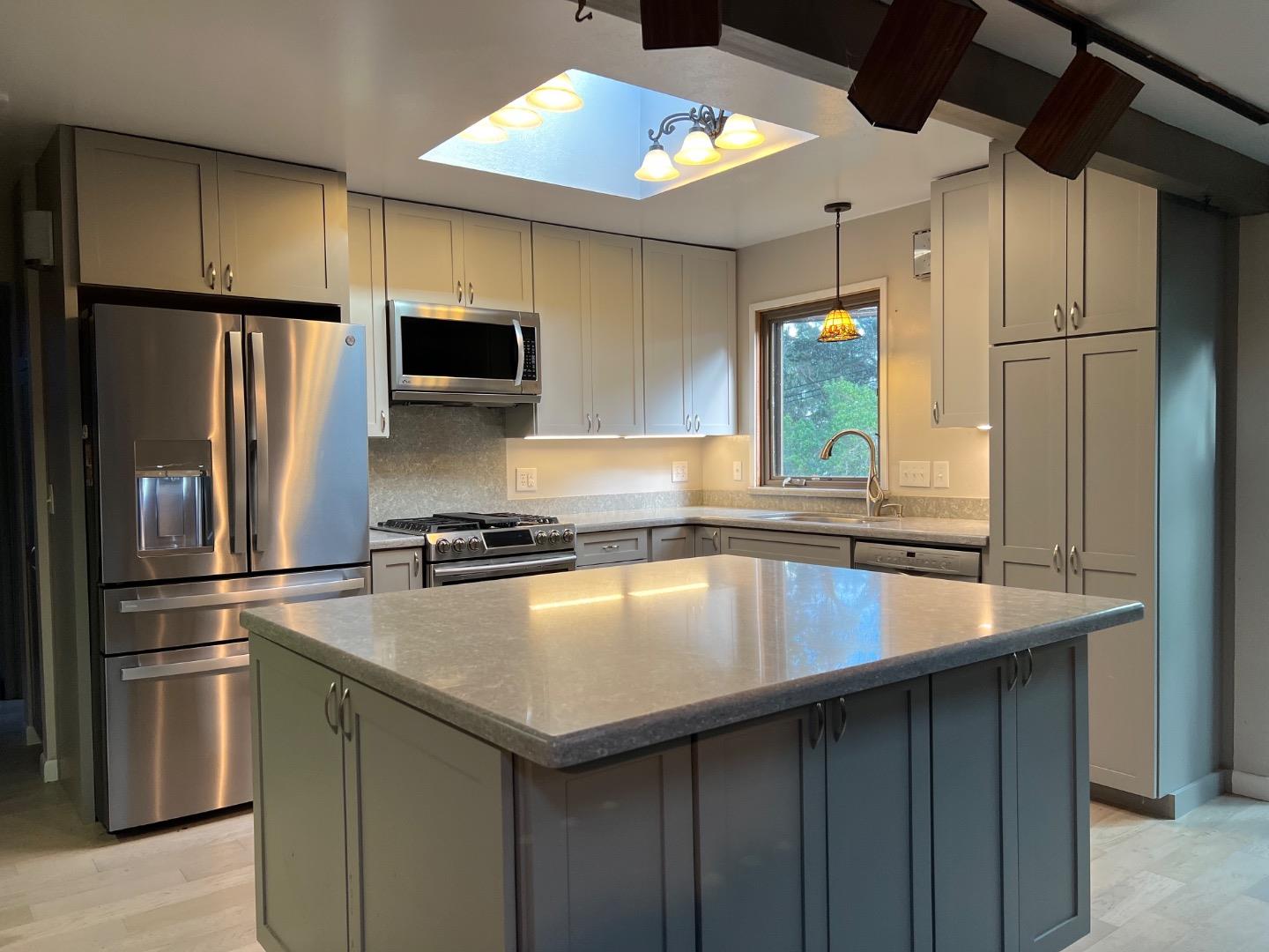 Detail Gallery Image 2 of 3 For 2411 Catalpa Way, San Bruno,  CA 94066 - 3 Beds | 2 Baths