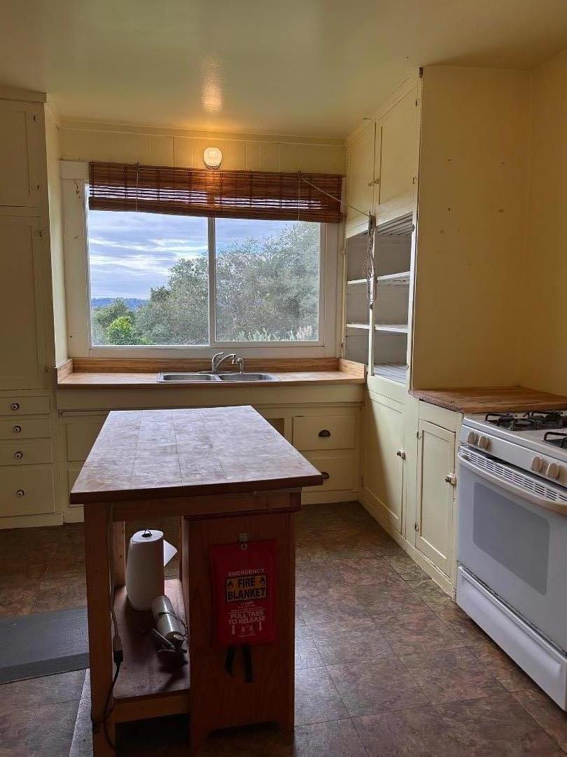 Detail Gallery Image 37 of 56 For 46 Valley View Rd, Watsonville,  CA 95076 - 5 Beds | 3 Baths