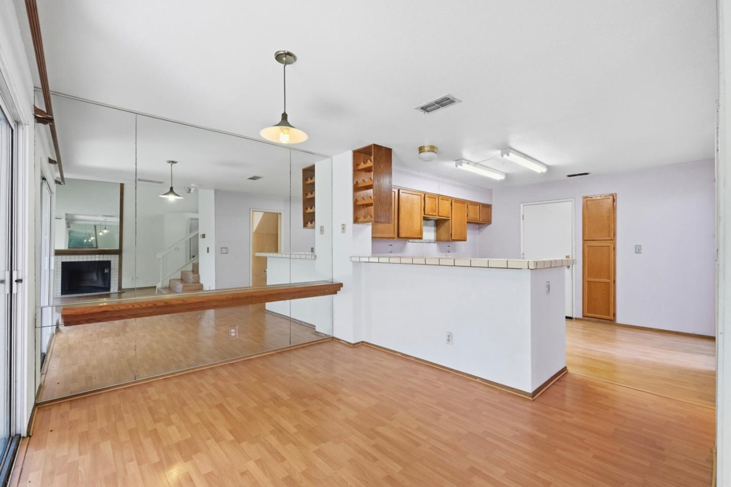 Detail Gallery Image 14 of 38 For 873 Knights Cir, Vallejo,  CA 94591 - 3 Beds | 2/1 Baths