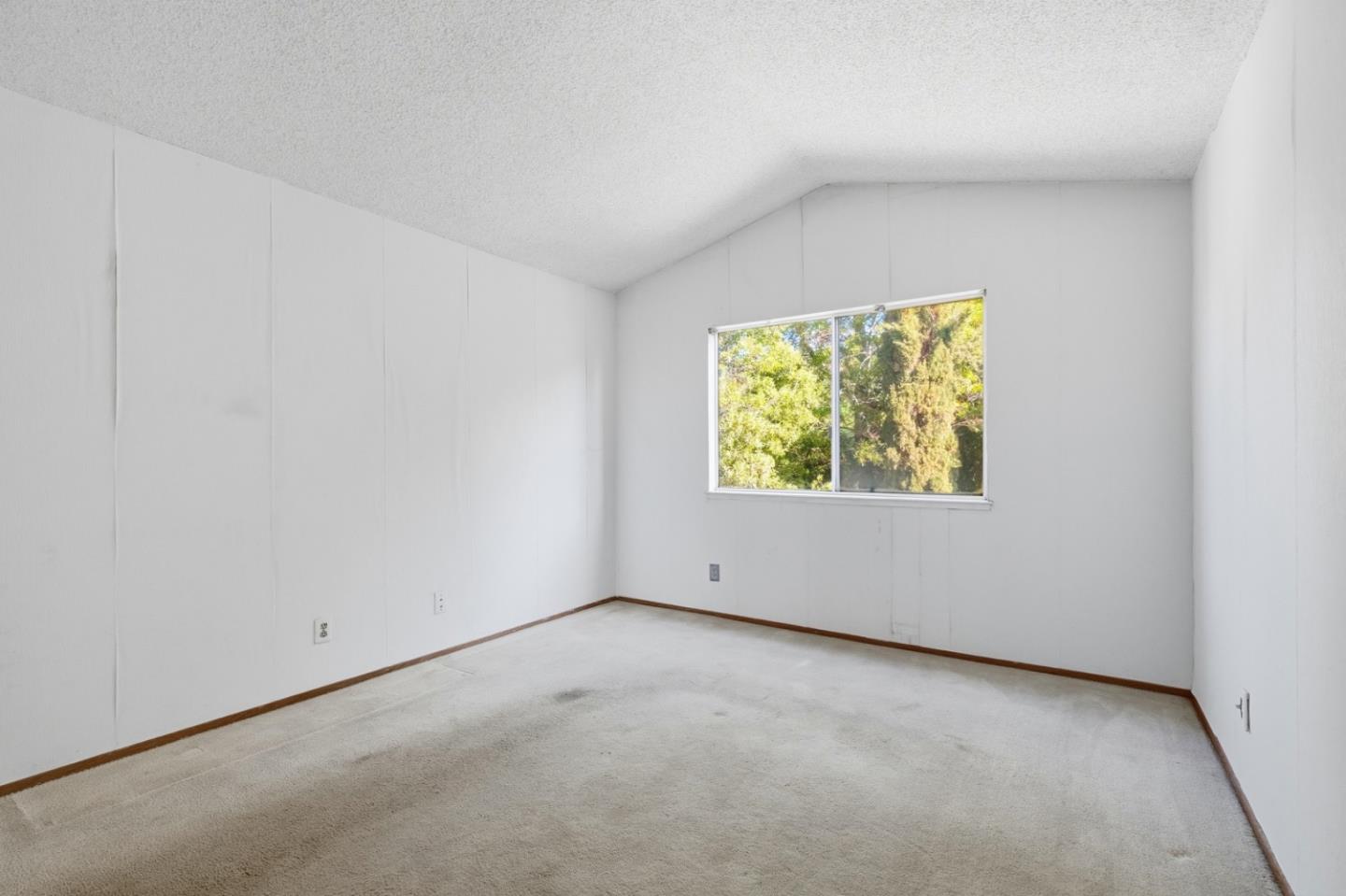 Detail Gallery Image 15 of 38 For 873 Knights Cir, Vallejo,  CA 94591 - 3 Beds | 2/1 Baths