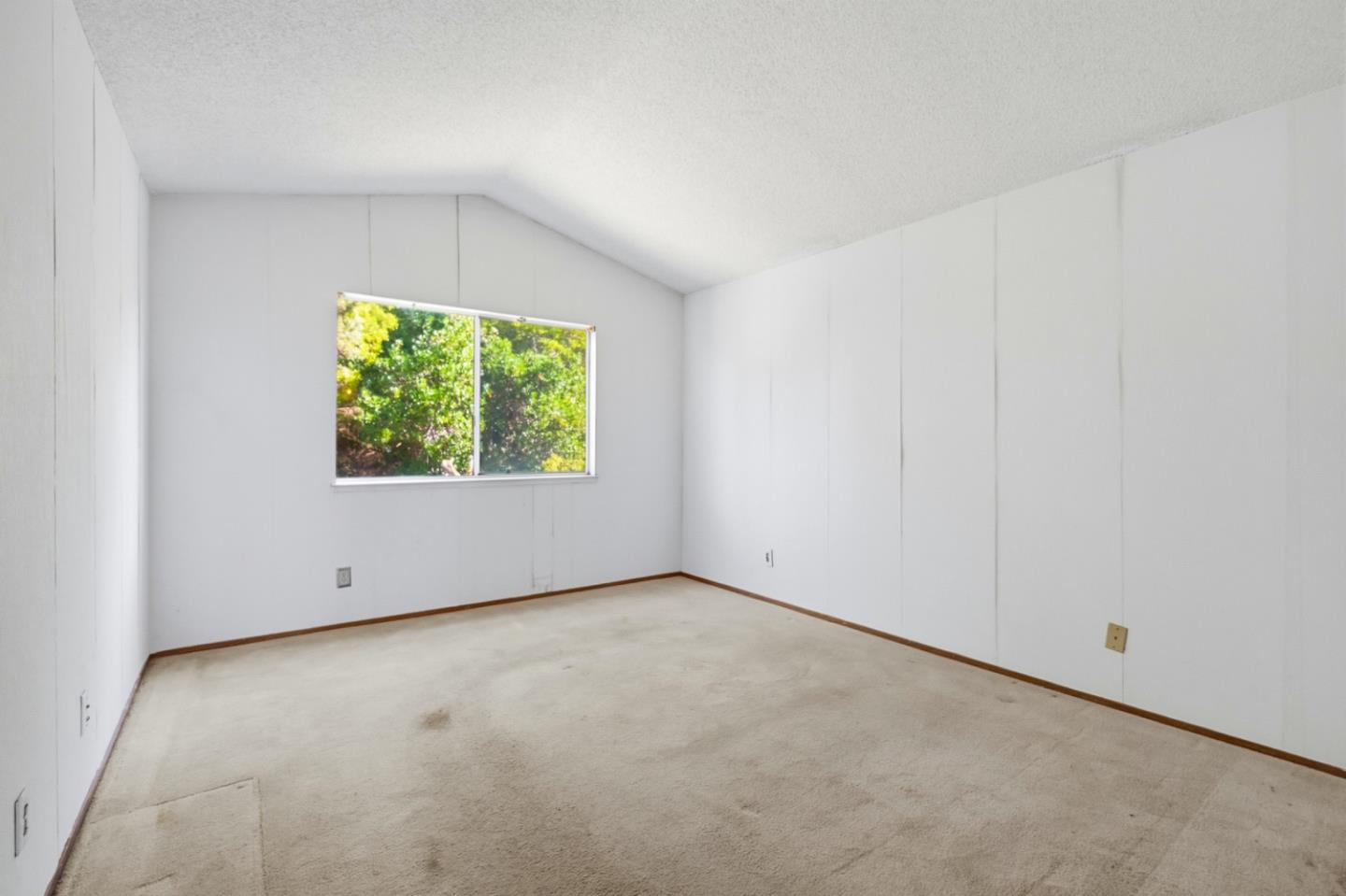 Detail Gallery Image 16 of 38 For 873 Knights Cir, Vallejo,  CA 94591 - 3 Beds | 2/1 Baths