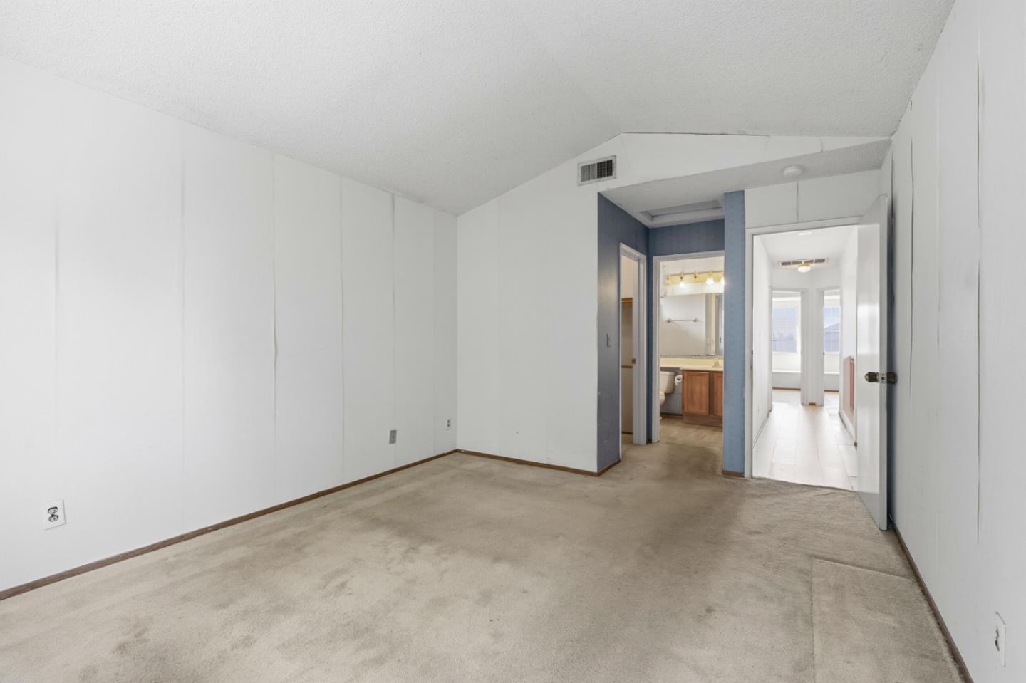 Detail Gallery Image 18 of 38 For 873 Knights Cir, Vallejo,  CA 94591 - 3 Beds | 2/1 Baths