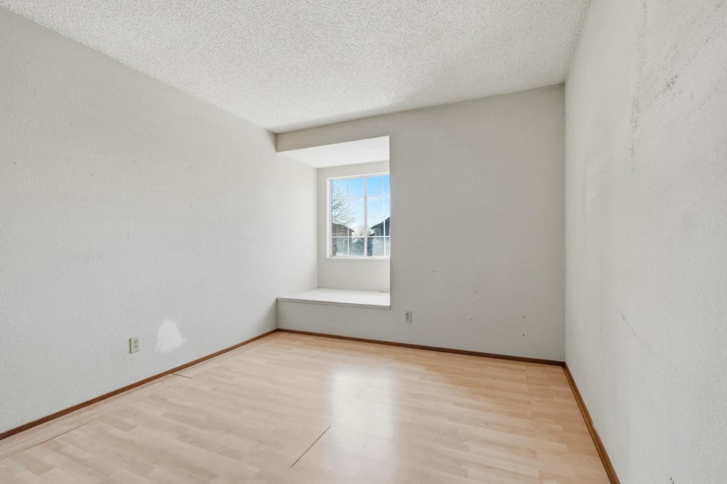 Detail Gallery Image 23 of 38 For 873 Knights Cir, Vallejo,  CA 94591 - 3 Beds | 2/1 Baths