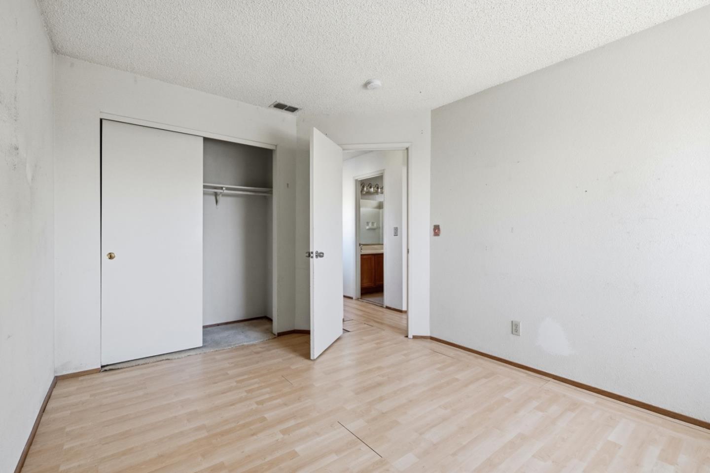 Detail Gallery Image 24 of 38 For 873 Knights Cir, Vallejo,  CA 94591 - 3 Beds | 2/1 Baths