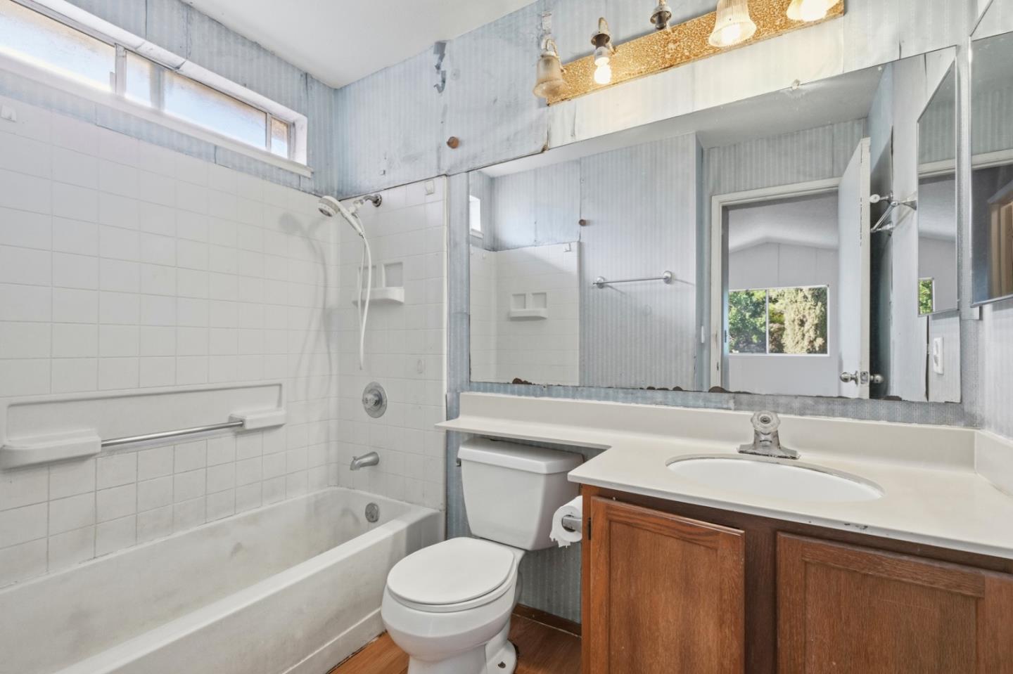 Detail Gallery Image 28 of 38 For 873 Knights Cir, Vallejo,  CA 94591 - 3 Beds | 2/1 Baths