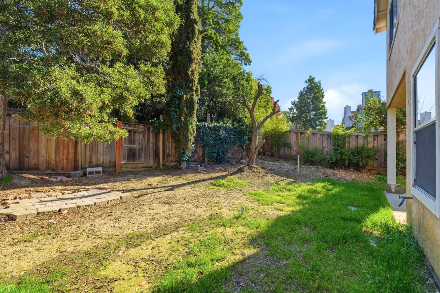 Detail Gallery Image 36 of 38 For 873 Knights Cir, Vallejo,  CA 94591 - 3 Beds | 2/1 Baths