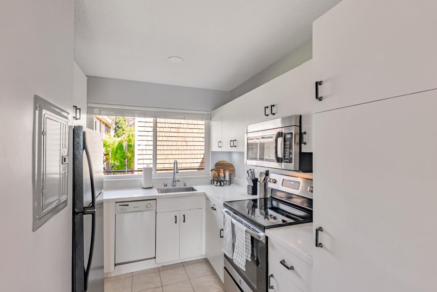 Detail Gallery Image 16 of 24 For 2601 College Ave #208,  Berkeley,  CA 94704 - 1 Beds | 1 Baths