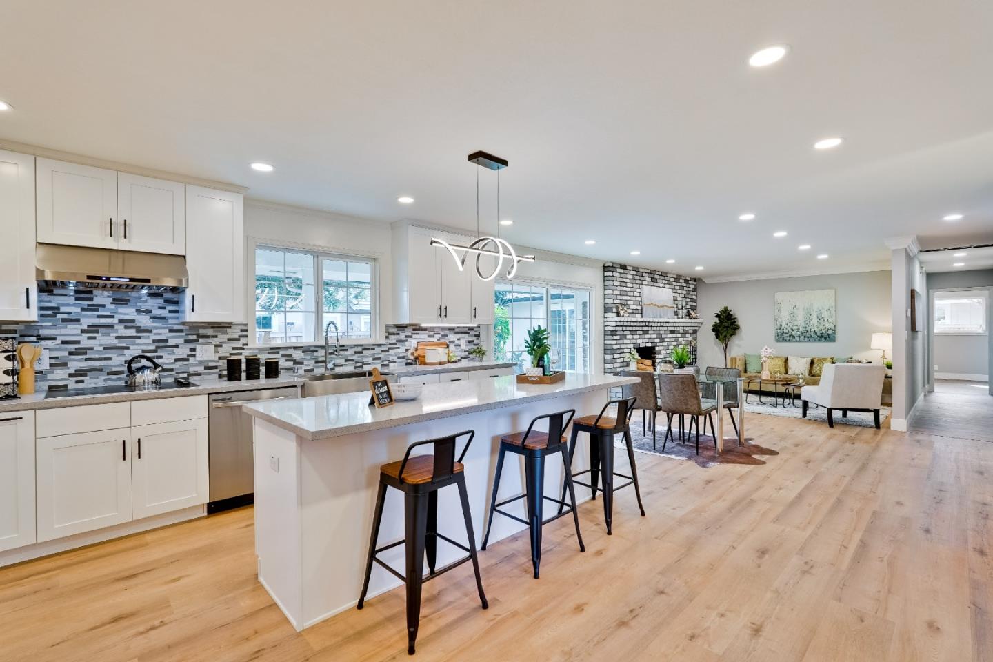 Detail Gallery Image 17 of 48 For 16925 Burgundy Ln, Morgan Hill,  CA 95037 - 4 Beds | 2/1 Baths