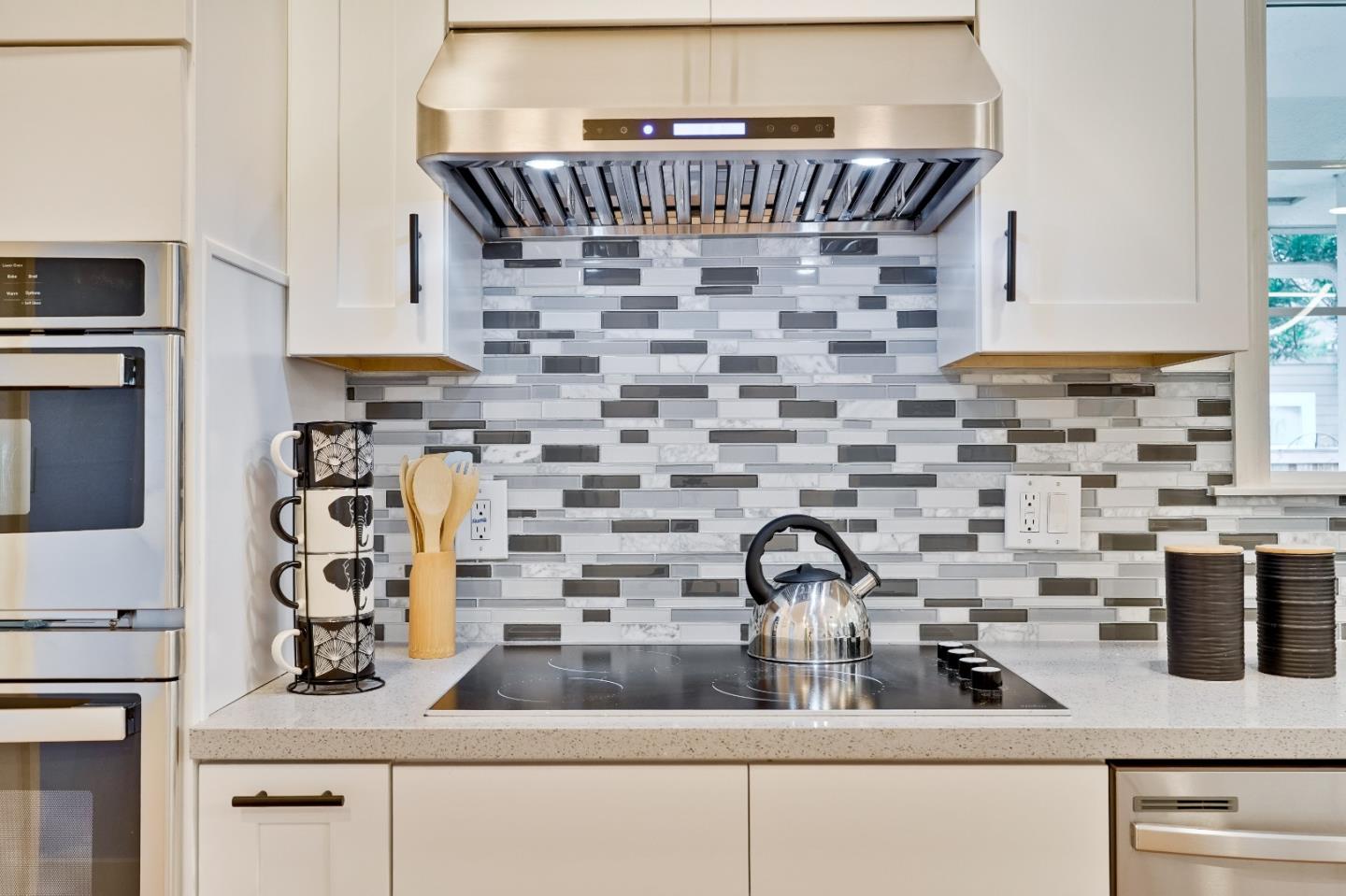 Detail Gallery Image 20 of 48 For 16925 Burgundy Ln, Morgan Hill,  CA 95037 - 4 Beds | 2/1 Baths