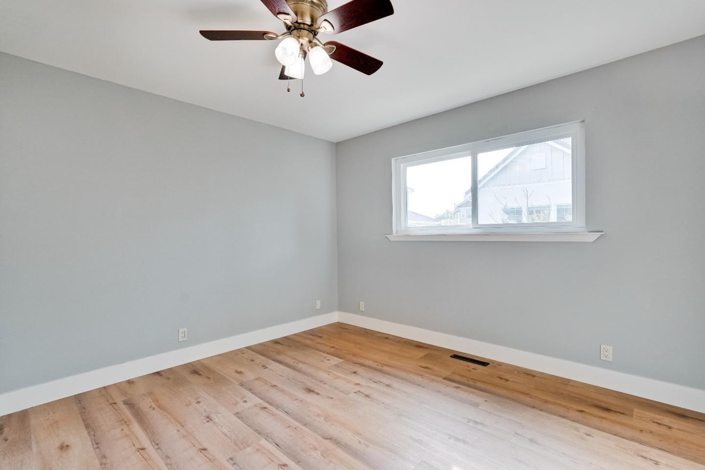 Detail Gallery Image 34 of 48 For 16925 Burgundy Ln, Morgan Hill,  CA 95037 - 4 Beds | 2/1 Baths