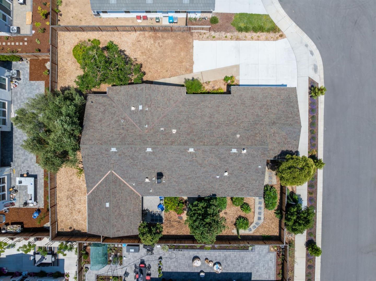 Detail Gallery Image 4 of 48 For 16925 Burgundy Ln, Morgan Hill,  CA 95037 - 4 Beds | 2/1 Baths