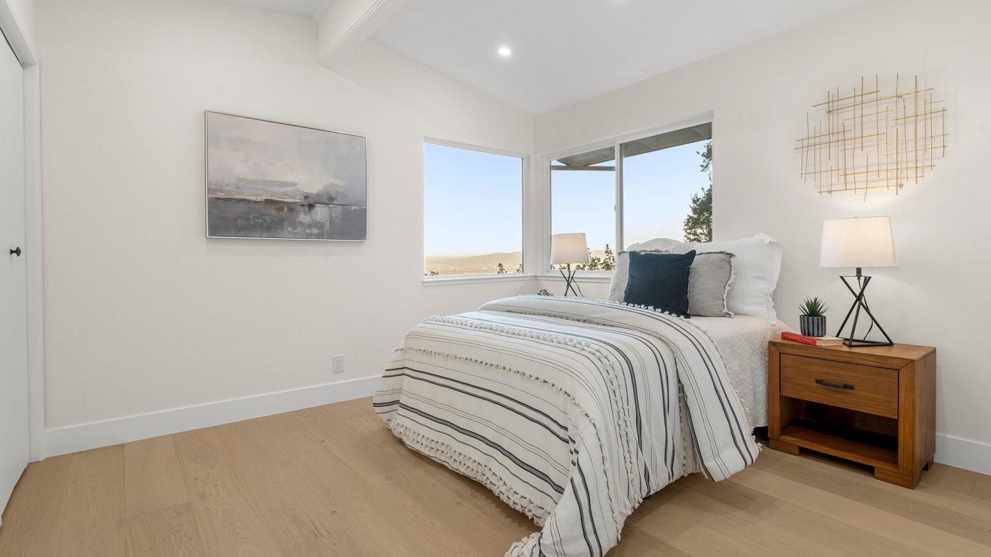 Detail Gallery Image 13 of 45 For 15499 Bohlman Rd, Saratoga,  CA 95070 - 3 Beds | 3 Baths