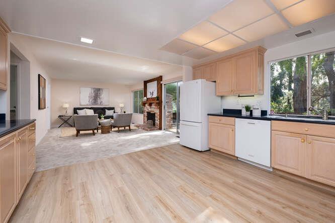 Detail Gallery Image 16 of 47 For 1413 Parkwood Dr, San Mateo,  CA 94403 - 3 Beds | 2/1 Baths