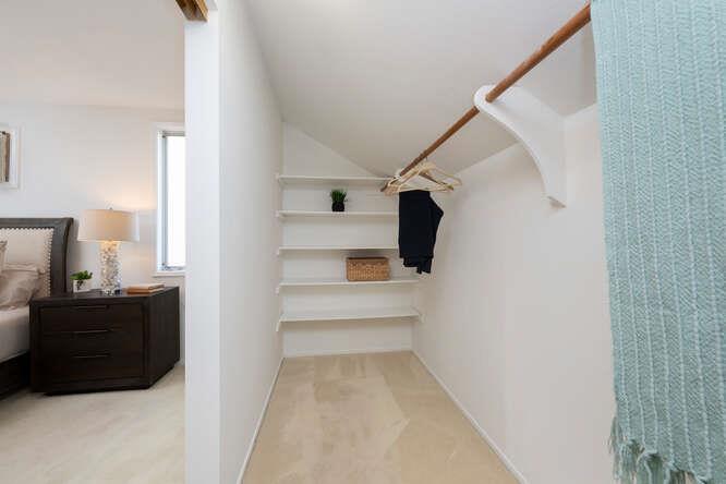 Detail Gallery Image 28 of 47 For 1413 Parkwood Dr, San Mateo,  CA 94403 - 3 Beds | 2/1 Baths