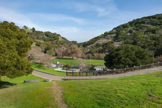 Detail Gallery Image 47 of 47 For 1413 Parkwood Dr, San Mateo,  CA 94403 - 3 Beds | 2/1 Baths