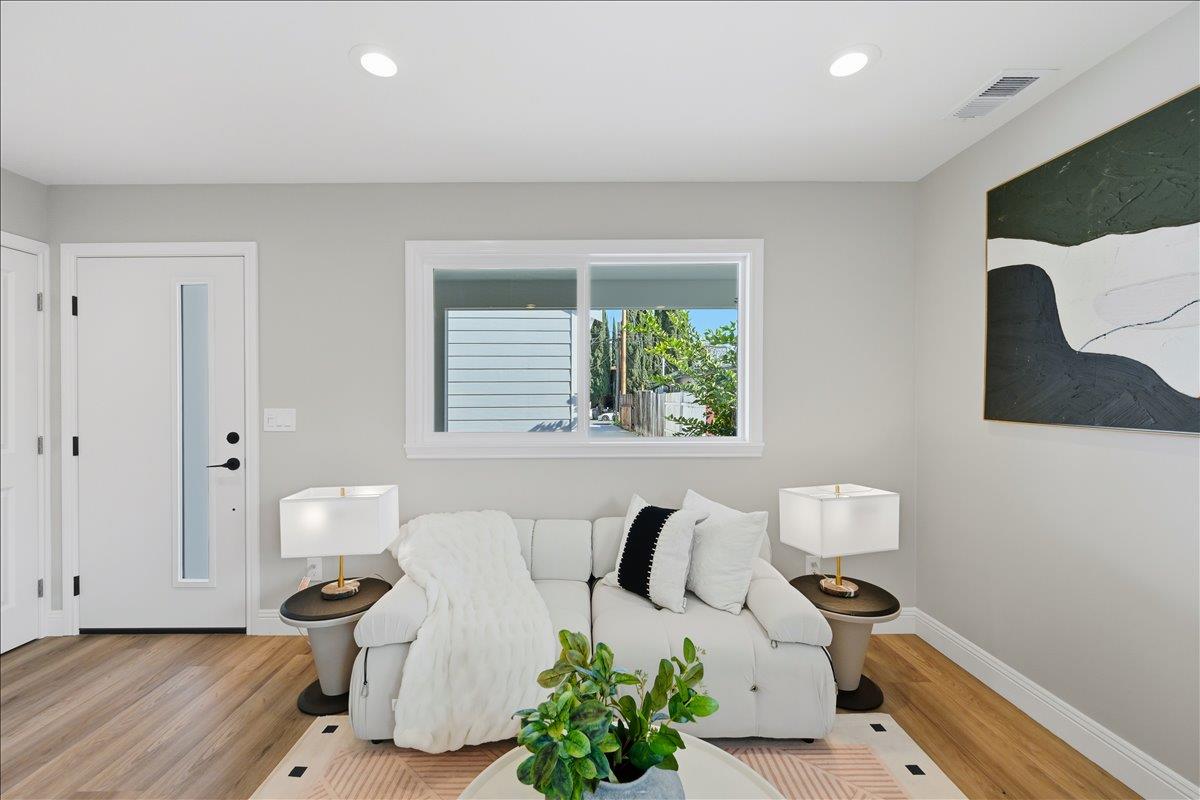 Detail Gallery Image 6 of 65 For 975 Prevost St, San Jose,  CA 95125 - 6 Beds | 5 Baths