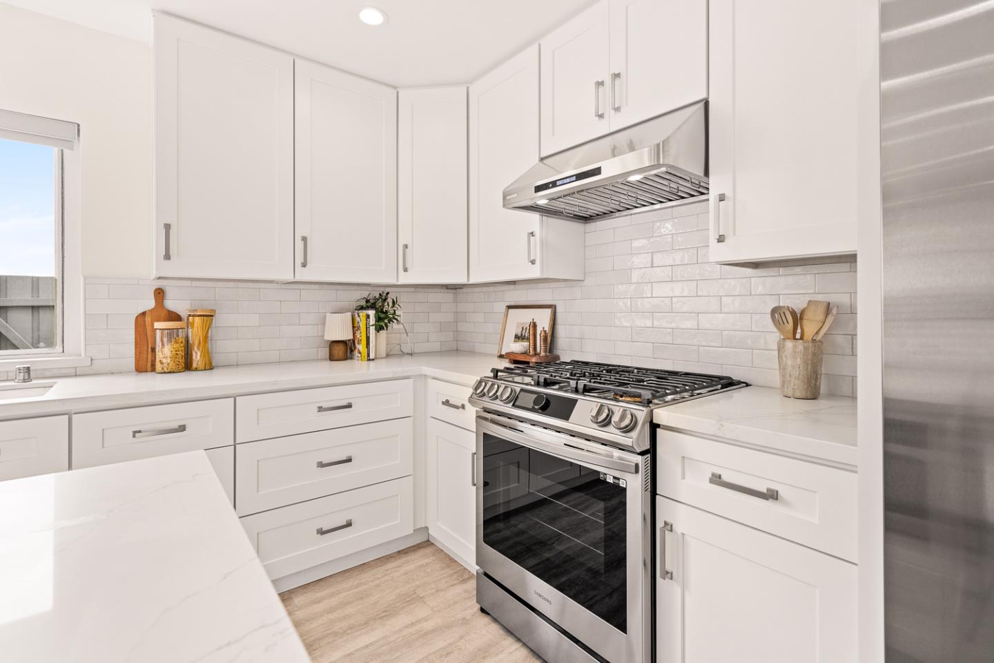 Detail Gallery Image 14 of 44 For 2555 Olmstead Ct, South San Francisco,  CA 94080 - 3 Beds | 2/1 Baths