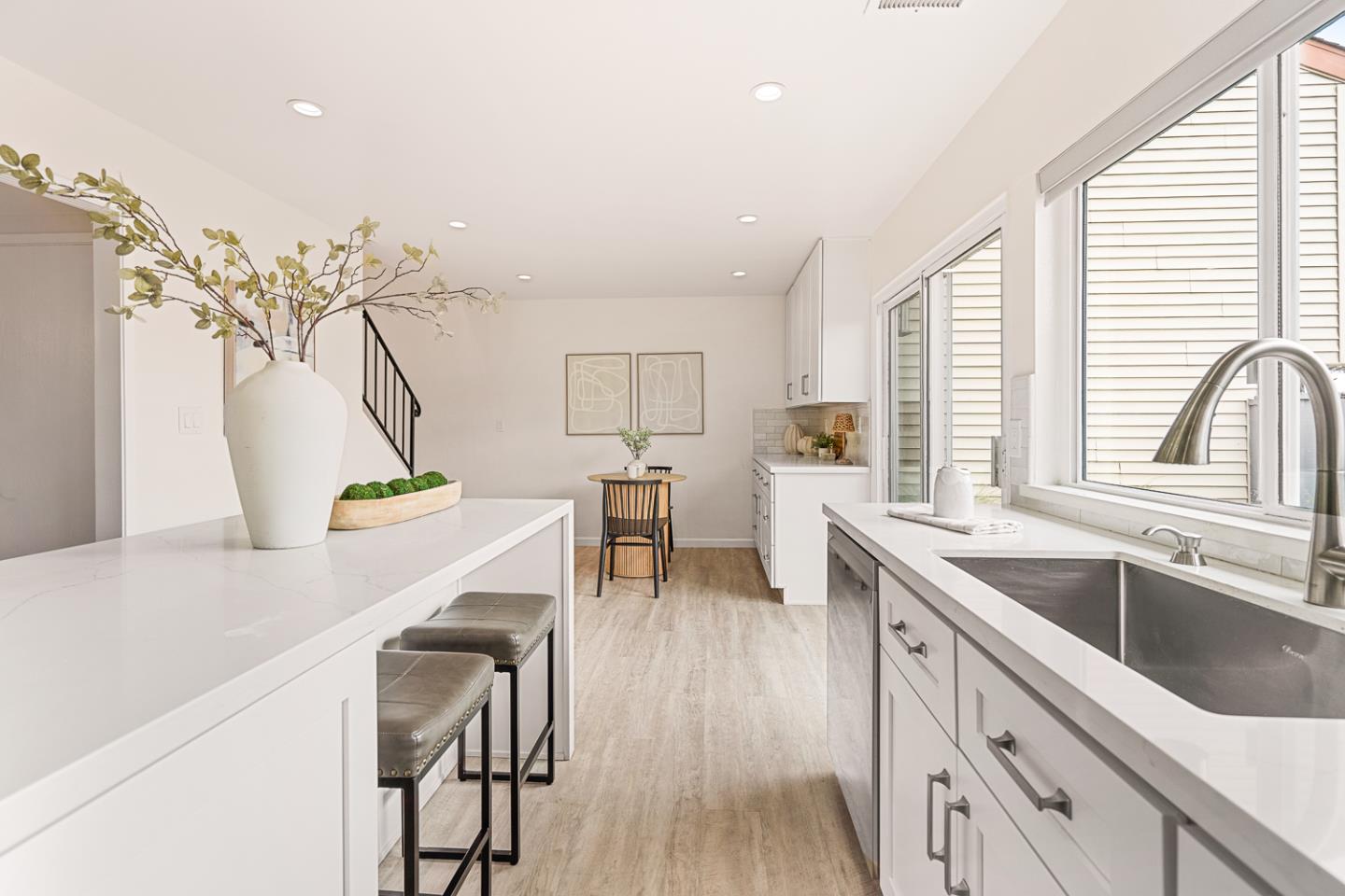 Detail Gallery Image 15 of 44 For 2555 Olmstead Ct, South San Francisco,  CA 94080 - 3 Beds | 2/1 Baths