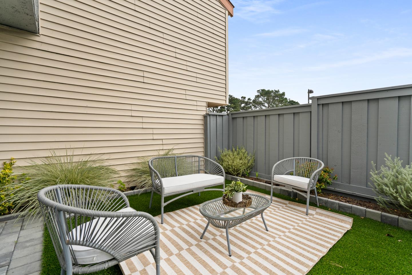 Detail Gallery Image 19 of 44 For 2555 Olmstead Ct, South San Francisco,  CA 94080 - 3 Beds | 2/1 Baths