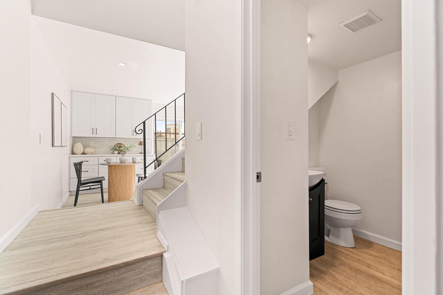 Detail Gallery Image 21 of 44 For 2555 Olmstead Ct, South San Francisco,  CA 94080 - 3 Beds | 2/1 Baths