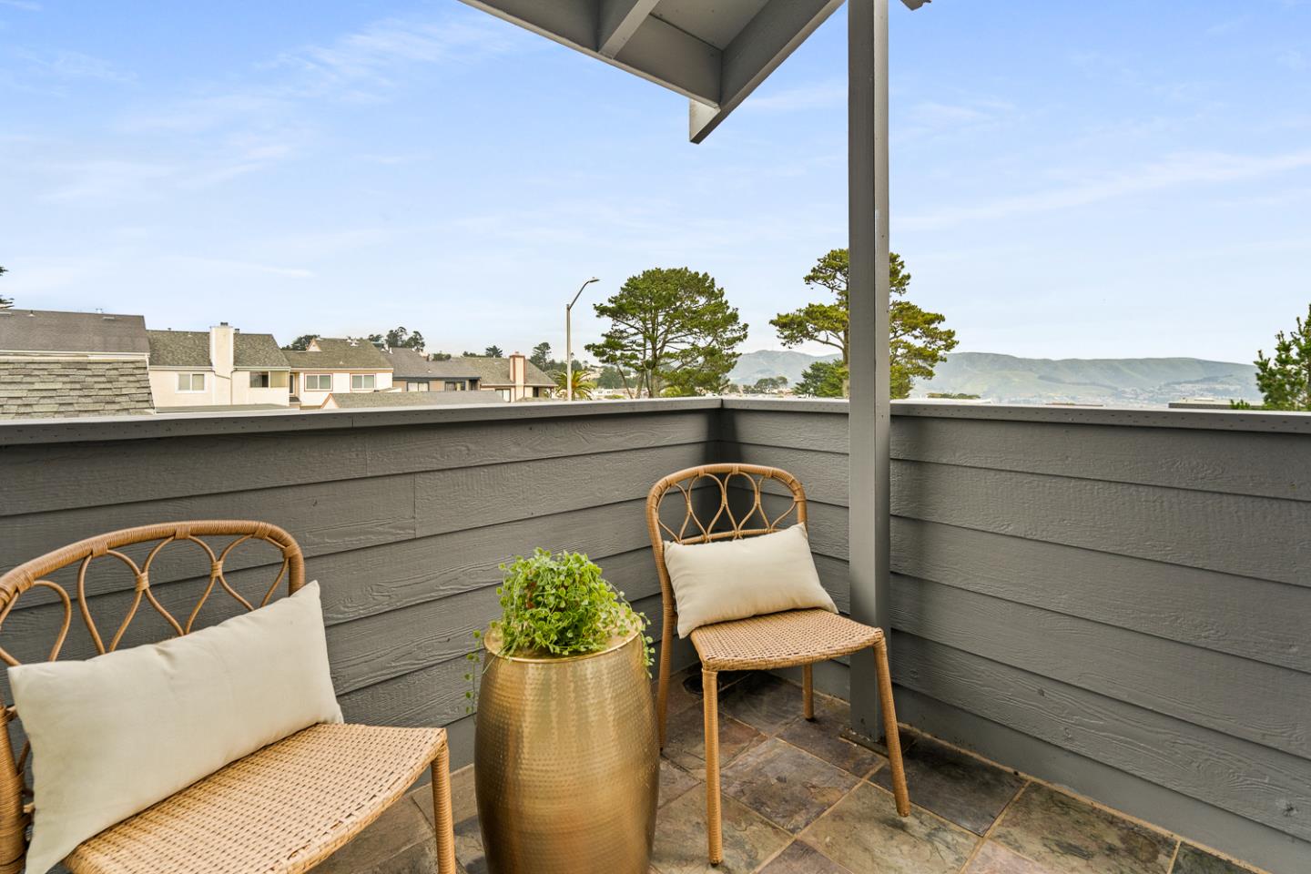 Detail Gallery Image 36 of 44 For 2555 Olmstead Ct, South San Francisco,  CA 94080 - 3 Beds | 2/1 Baths