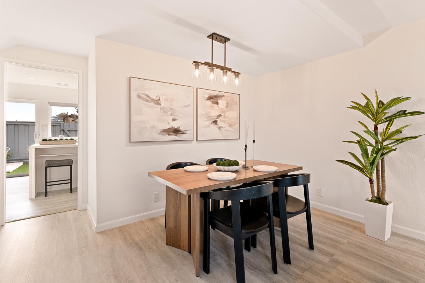 Detail Gallery Image 8 of 44 For 2555 Olmstead Ct, South San Francisco,  CA 94080 - 3 Beds | 2/1 Baths