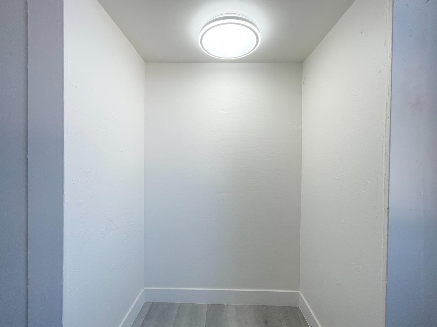 Detail Gallery Image 7 of 10 For 411 E Santa Clara St #G,  San Jose,  CA 95113 - 1 Beds | 1 Baths