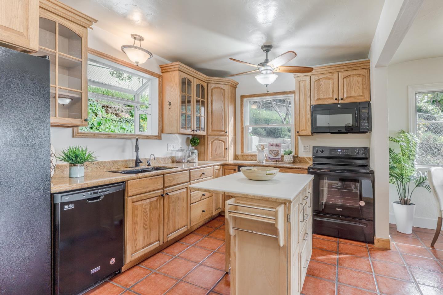 Detail Gallery Image 16 of 66 For 15738 Highland Dr, San Jose,  CA 95127 - 3 Beds | 2 Baths